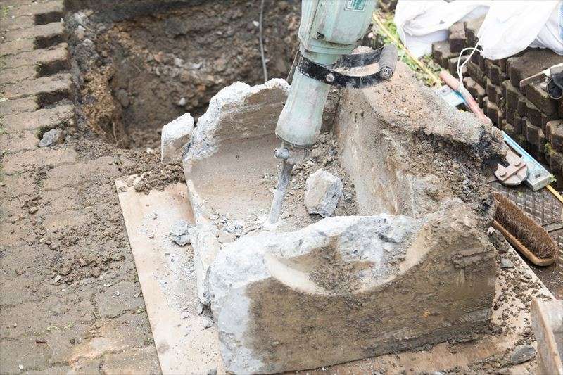 解体工事に使用する重機と道具について